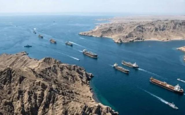 إيران تعلن آلية جديدة لعبور مضيق هرمز وسط تصاعد التوترات