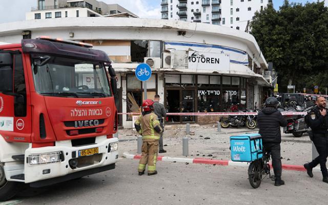 سقوط صاروخ قرب "بيت شيمش" 11 مصابا وضرر بعدة مبان.. غارات إسرائيلية على طهران