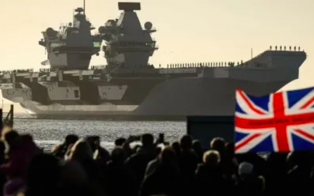 بريطانيا تتراجع عن إرسال حاملة طائرات إلى الشرق الأوسط بعد سخرية ترامب من ستارمر