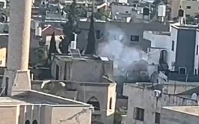 محاصرة منزل في اليامون.. واقتحامات واعتقالات في الضفة