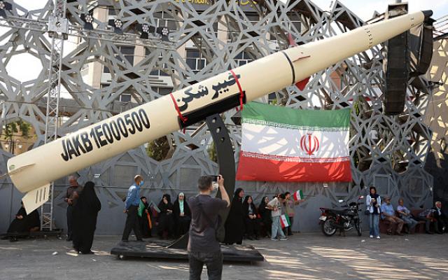 تصعيد في هرمز يهدد مسار المفاوضات بين أميركا وإيران