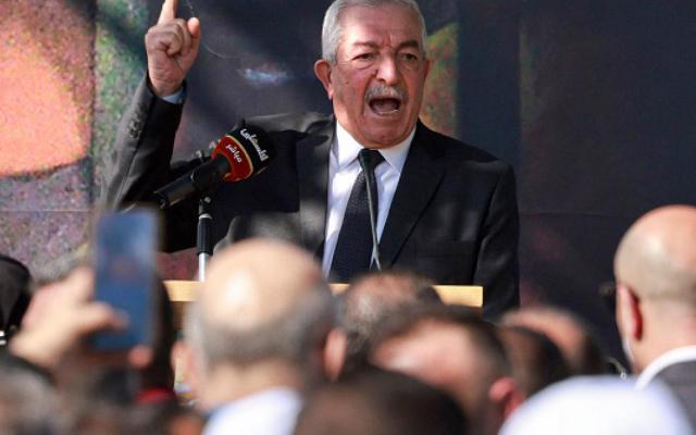 العالول والرجوب يقاطعان اجتماع المركزية... هل خرجت خلافات "فتح" عن السيطرة؟