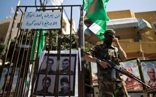 حماس تتهم الاحتلال بـ"عدم الجدية" لإبرام صفقة تبادل وتتوعد بأسر جنود إضافيين