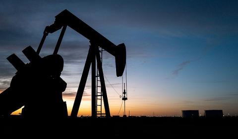 رغم تقلباتها الجمعة: أسعار النفط تسجل ارتفاعا أسبوعيا