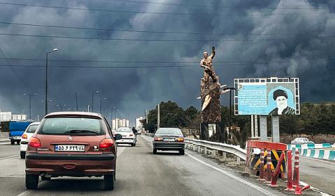 أسعار النفط تكسر حاجز 100 دولار للمرة الأولى منذ 2022