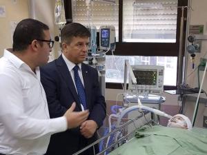 وزير الصحة يتفقد عائلة دوابشة