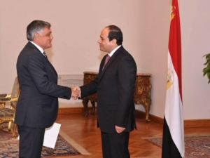 سفیر إسرائیل الجدید يقدم اوراق اعتماده للسيسي