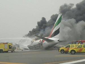 طائرة إماراتية