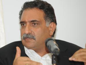 عزمي بشارة 