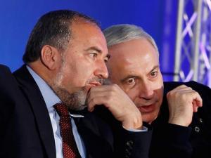 أفيغدور ليبرمان وبنيامين نتنياهو 