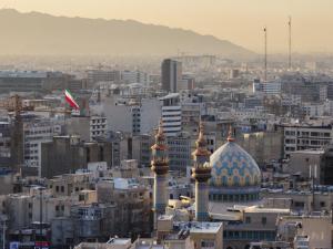  إيران تتوعد بالرد بعد احتجاز سفينة وتنفي عقد جولة ثانية من المفاوضات