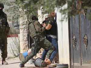 الضفة تحت النار: استشهاد شاب وفتى متأثرين بإصابتهما واقتحامات متواصلة