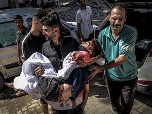 الحرب على غزة: نحو 100 شهيد الثلاثاء وتواصل المفاوضات بالدوحة