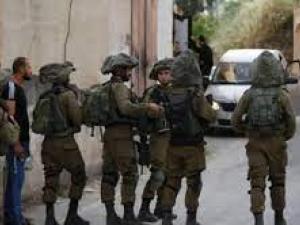 الاحتلال يحاصر طولكرم ويعتقل المئات خلال ساعات 