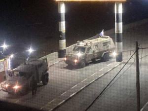 الاحتلال يخنق الضفة بالبوابات الحديدية ويشن حملة اعتقالات طالت سيدة 