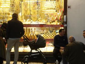 أونصة الذهب تتجه لأكثر من 5000 دولار بنهاية 2026... ومصارف مركزية تقود الارتفاع التاريخي