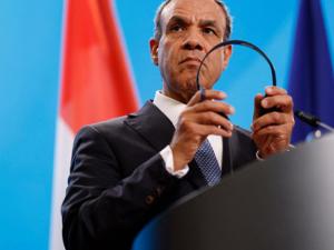 القاهرة تعلن من برلين تدريب الشرطة الفلسطينية واستضافة مؤتمر إعمار غزة برئاسة مصرية أميركية