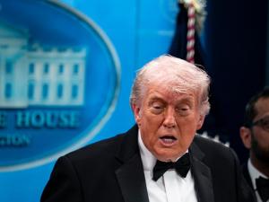 ترامب يدرس المقترح الإيراني لإنهاء الحرب