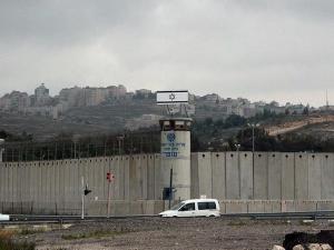 حماس تندد بـ”الظروف الكارثية” في السجون بعد انتشار الجرب بين الأسرى.. دعت المنظمات الدولية للتحرك