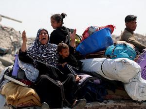الاحتلال يستأنف الحرب على غزة: عشرات الشهداء بمجازر في خانيونس وشمال القطاع