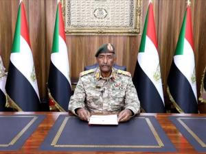 السودان.. البرهان يعلن تحرير الخرطوم و"الدعم السريع" تقلل من الخطوة
