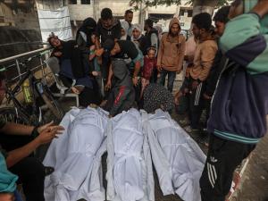 "حكومة غزة": إسرائيل قتلت 110 فلسطينيين قرب مراكز توزيع "مساعدات"