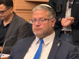 بن غفير يضع دبوس مشنقة: بالإمكان تنفيذ الإعدام بكرسي كهربائي أو بحقنة مخدرة أيضا