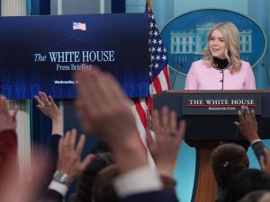 البيت الأبيض: عائدات النفط الفنزويلية ستذهب إلى حسابات أمريكية