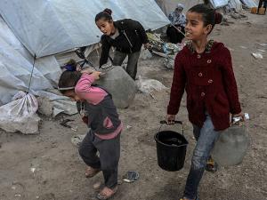 غزة: 5 شهداء وعدة مصابين بينهم أطفال بغارات وقصف إسرائيلي