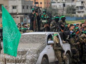 "فرانس برس": حماس تنتخب رئيس مكتبها السياسي والمنافسة تنحصر بين مشعل والحية