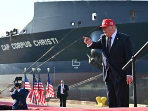 ترامب ليس "راضياً" عن المفاوضات مع إيران ويرفض تخصيب اليورانيوم