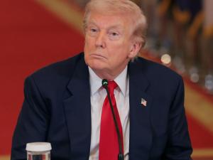 ترامب يفسّر مطالبته إيران باستسلام غير مشروط ويؤكد: شركات الأسلحة ستزيد إنتاجها 4 أضعاف