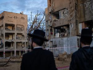  سقوط شظايا بحولون.. 175 مصابا بديمونا وعراد وضربات إسرائيلية على طهران