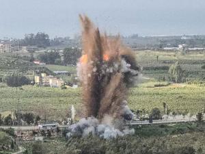 1029 شهيدا في لبنان: مقتل إسرائيلي عند الحدود وتدمير جسر فوق نهر الليطاني