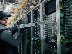 المسيرات الإيرانية تعطل عمل مراكز بيانات لإحدى أكبر الشركات الأمريكية في البحرين