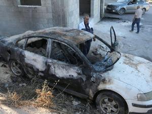 مستوطنون يحرقون منشآت ومركبات والاحتلال يهدم منازل في بيت لحم وكفر عقب