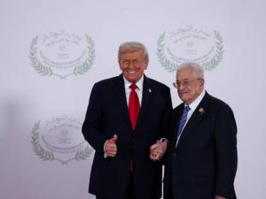 هآرتس: الإدارة الأمريكية تعود إلى رام الله.. وتدرك فشل "البضاعة" التي روّجها نتنياهو