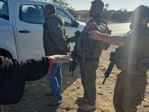 حولت منازل لثكنات عسكرية.. اعتقالات واعتداءات لقوات الاحتلال ومستوطنيه في الضفة 