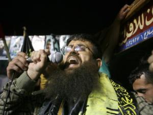 خضر عدنان حُرًا 