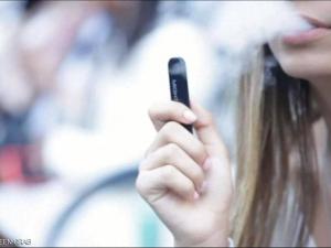 دراسة.. تدخين الفايب يزيد احتمال الإصابة بكورونا