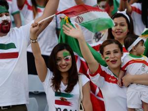 بلاتر: منع المشجعات الإيرانيّات من دخول الملاعب "لا يُطاق"