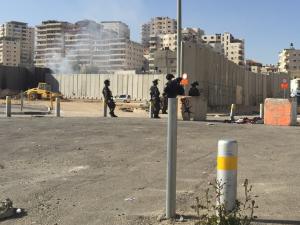 مداهمة منزل مقدسي في الطور بعد اعتقاله