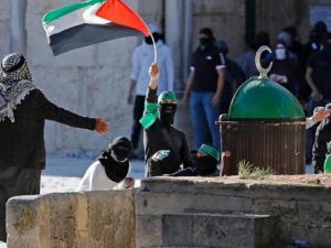 حماس: اقتحامات الأقصى تتطلب إسنادًا لشعبنا ومضاعفة الرباط فيه