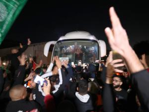أسيرات فلسطينيات محررات في صفقة التبادل: الاحتلال سلبنا كل حقوقنا بعد طوفان الأقصى وتعمد إذلالنا