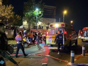 إصابة 9 مستوطنين بينهم 3 حرجة في عملية إطلاق نار في القدس وانسحاب المنفذ