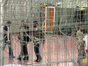 اسرى في سجون الاحتلال