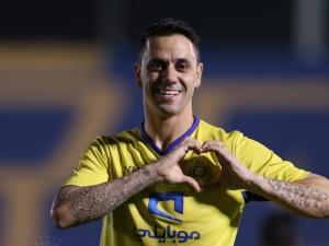 فابيان يُشعل مواقع التواصل الاجتماعي