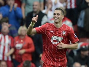 مانشستر يونايتد يقترب من ضم شنايدرلين