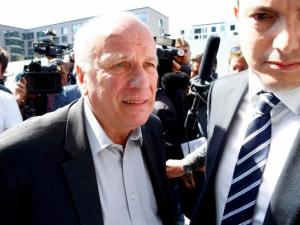 غريغ دايك: بلاتر لن يكمل ولايته