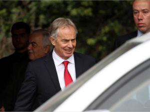 كارتر وبلير التقوا حماس بالدوحة لبحث التهدئة